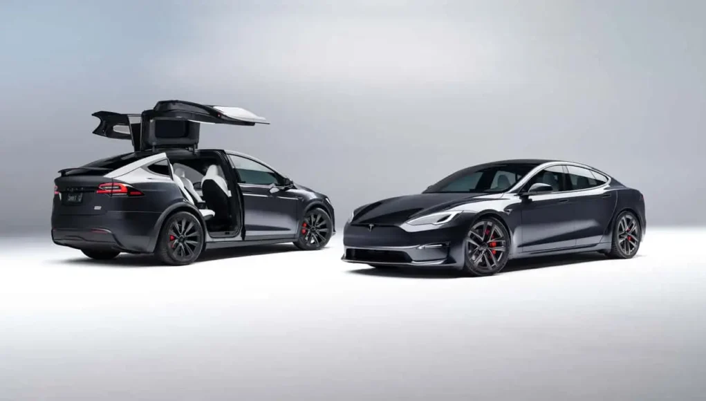 tesla-model-x-and-tesla-model-s-stealth-grey